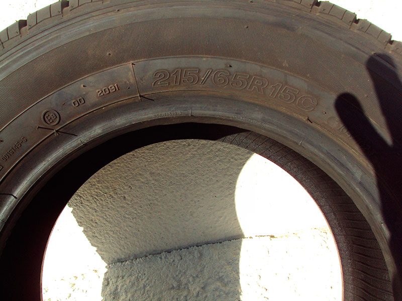 Detalle neumático tres