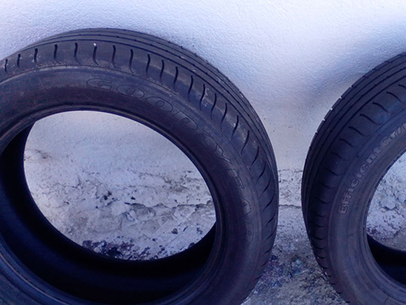 Detalle neumático cinco
